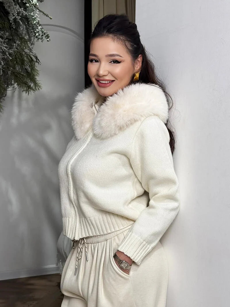 Cardigan féminin en maille haut de gamme – capuche chic