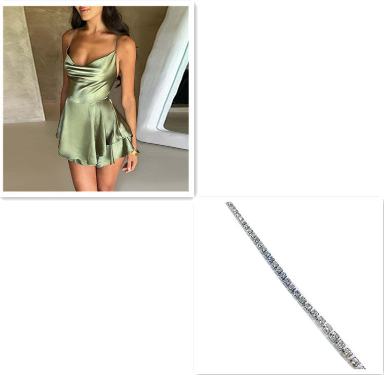 Mini-jupe élégante en satin dos nu