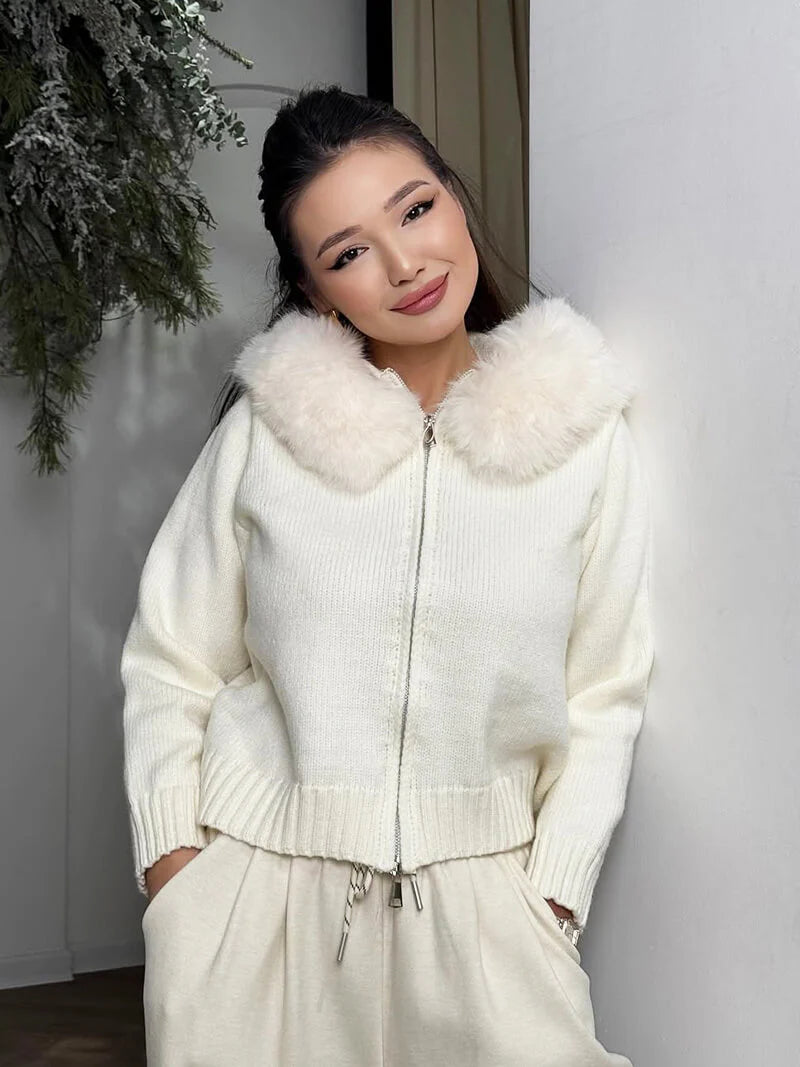 Cardigan féminin en maille haut de gamme – capuche chic